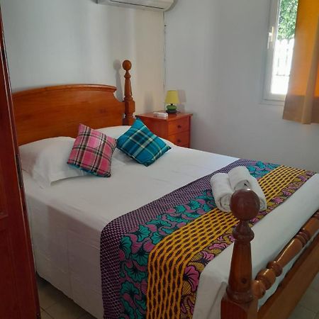 Maison Creole Chaleureuse Avec Stationnement Le Gosier  Zewnętrze zdjęcie