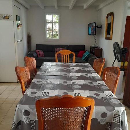 Maison Creole Chaleureuse Avec Stationnement Le Gosier  Zewnętrze zdjęcie
