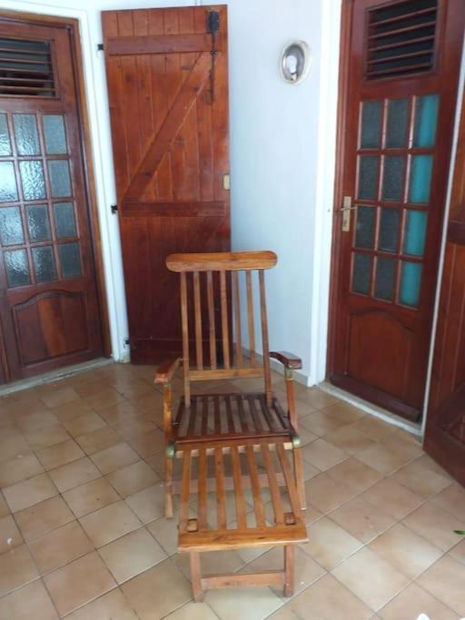 Maison Creole Chaleureuse Avec Stationnement Le Gosier  Zewnętrze zdjęcie
