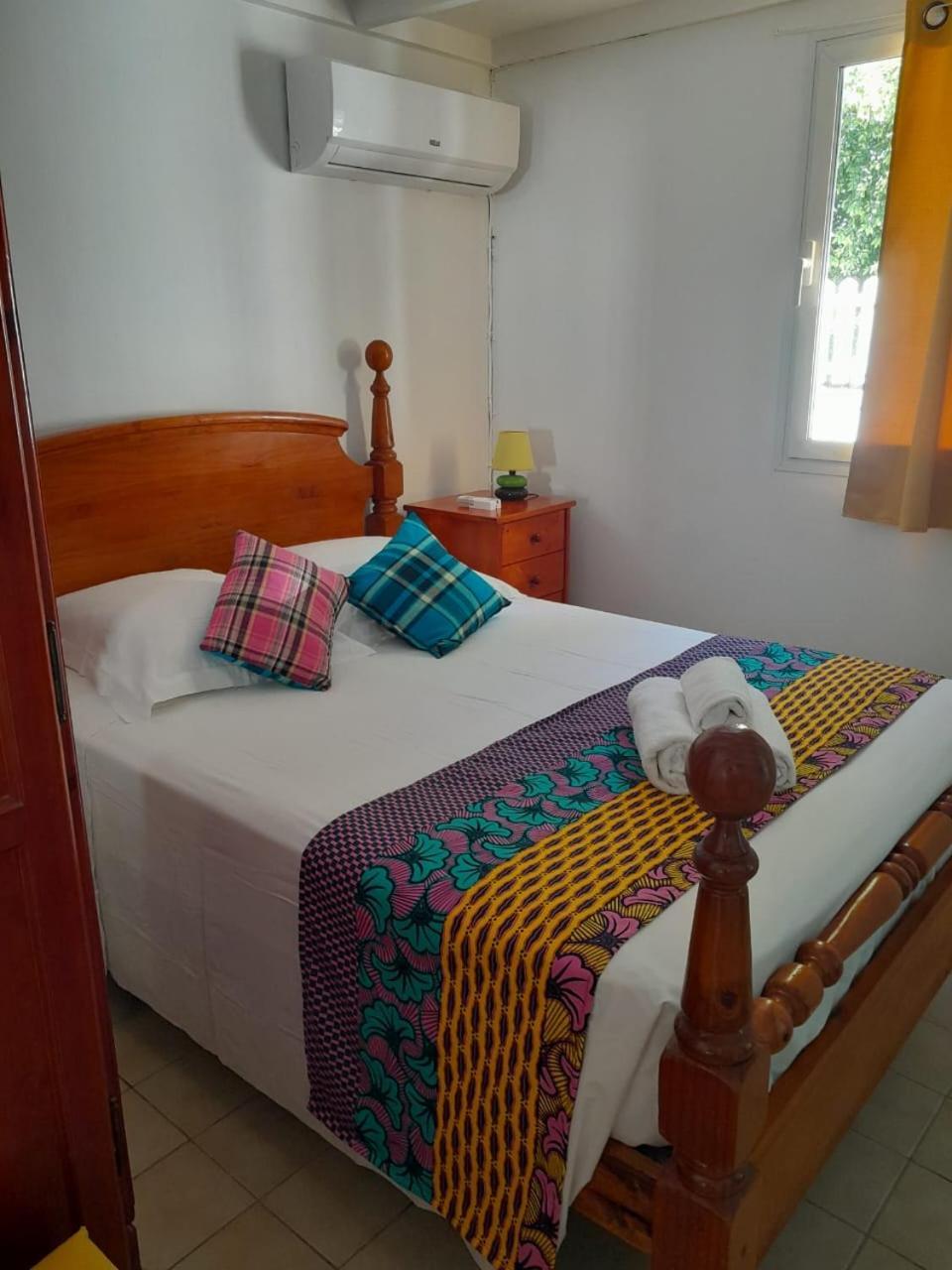 Maison Creole Chaleureuse Avec Stationnement Le Gosier  Zewnętrze zdjęcie